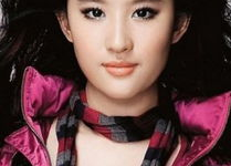 女明星头发少,她用自信诠释短发魅力